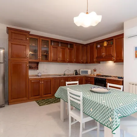 Casa Bianca קאסטלמארה דל גולפו